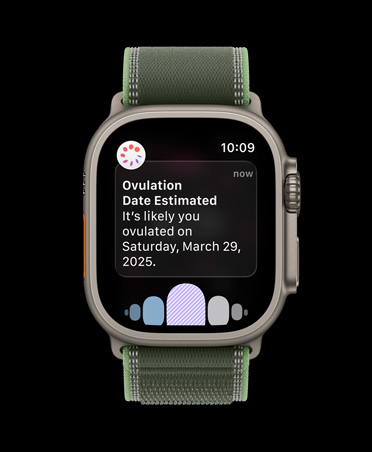 Apple Watch Ultra 3, kast van naturel titanium, melding geschatte datum ovulatie van Cyclus Bijhouden in Gezondheid-app, bandje, Trail-bandje, blauw/felblauw
